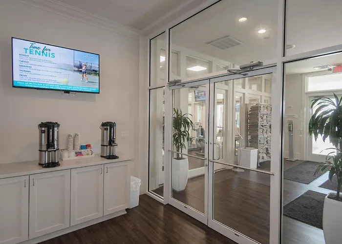 Doral 103-beachclub 1st Floor-luxury Resort-beachfront-updated-new Furniture *