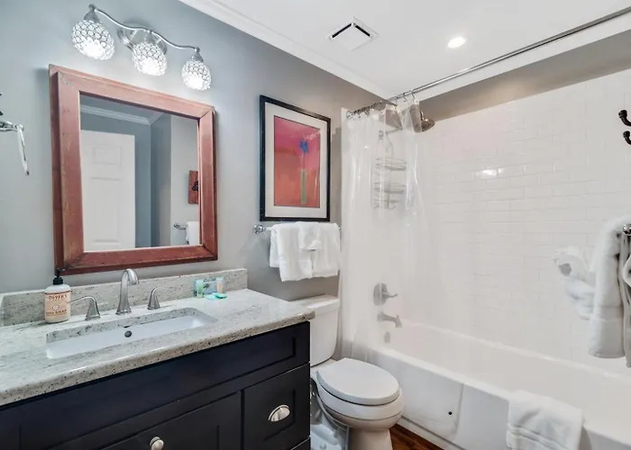 Doral 103-beachclub 1st Floor-luxury Resort-beachfront-updated-new Furniture Apartment